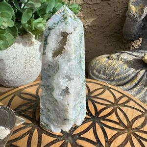 Tree agate tower with druzy